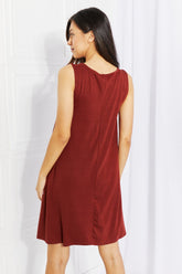 Swing into Spring – Ärmelloses Kleid in voller Größe